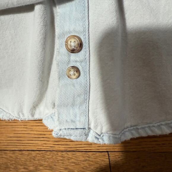 Vintage Gap Chambray Button Up Shirt SZ XS Light Wash Classic Casual - Picture 8 of 13